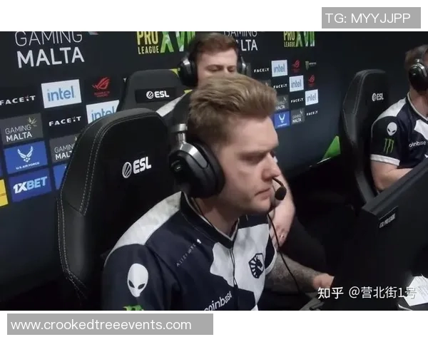 CSGO热议V5战队耐力问题引发讨论选手表现与心理素质的深度剖析 CSGO热议V5战队耐力问题引发讨论选手表现与心理素质的深度剖析