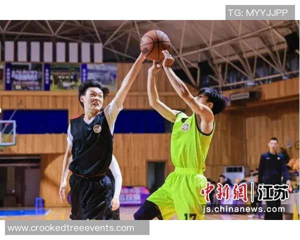 南京篮球队与成都篮球队赛后复盘分析灵活性表现及战术调整探讨 南京篮球队与成都篮球队赛后复盘分析灵活性表现及战术调整探讨